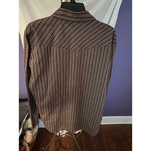 Two Long Sleeve Pearl snap Buttons Southern Classics Shirt, and Wells & Morris - Picture 5 of 6